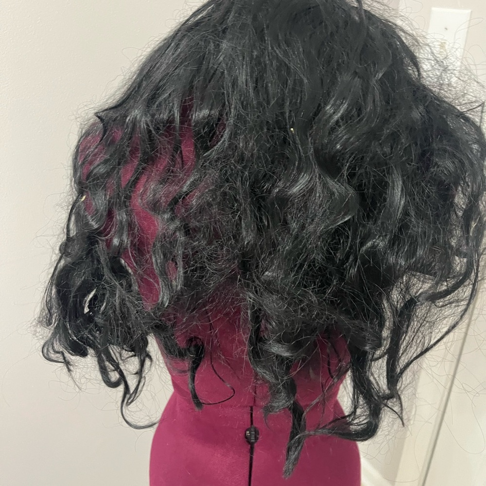 Multiple Wigs - Picture 4 of 8